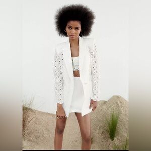 *ZARA* WHITE EYELET ONE BUTTON BLAZER- SIZE XS